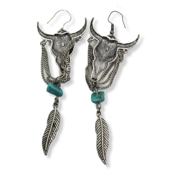 WESTERN STYLE SILVERTONE LONGHORN SKULL & HOWLITE DROP STATEMENT HOOK EARRINGS - Picture 5 of 5